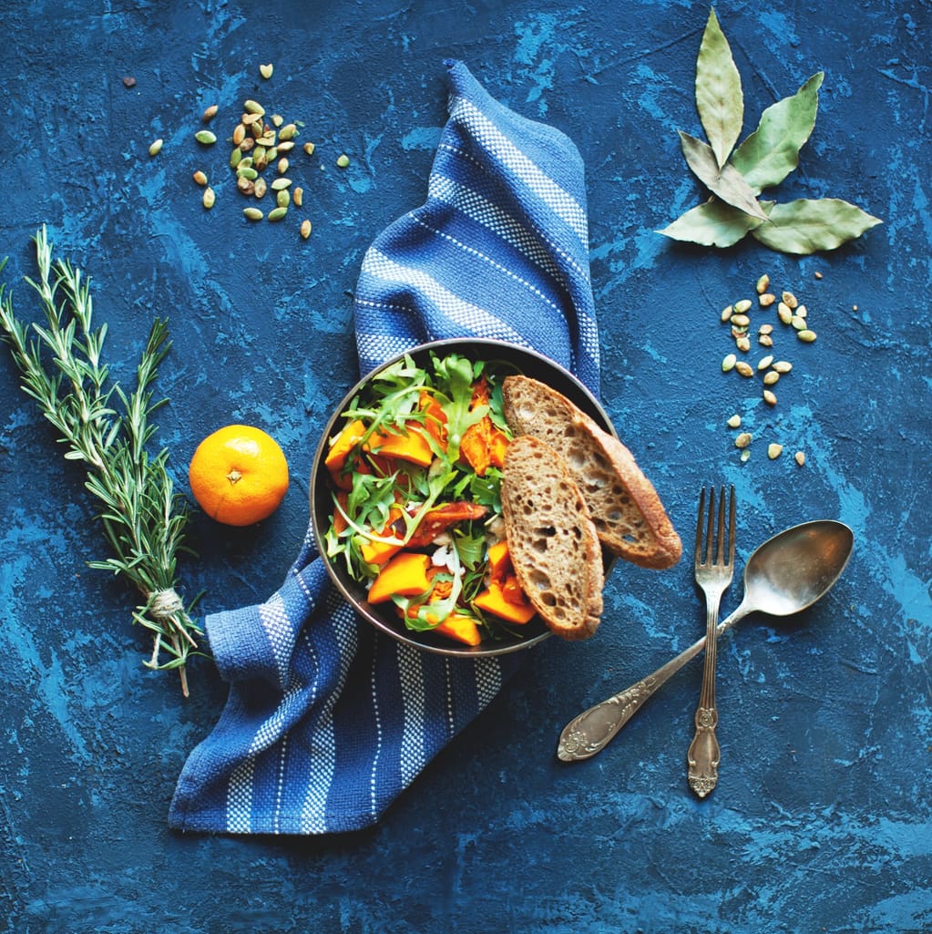 salad with grilled peaches